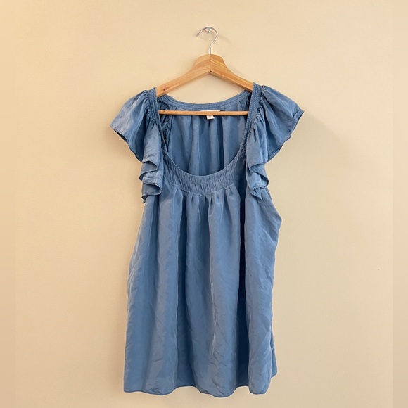 Banana Republic Tops - BANANA REPUBLIC Silk Top